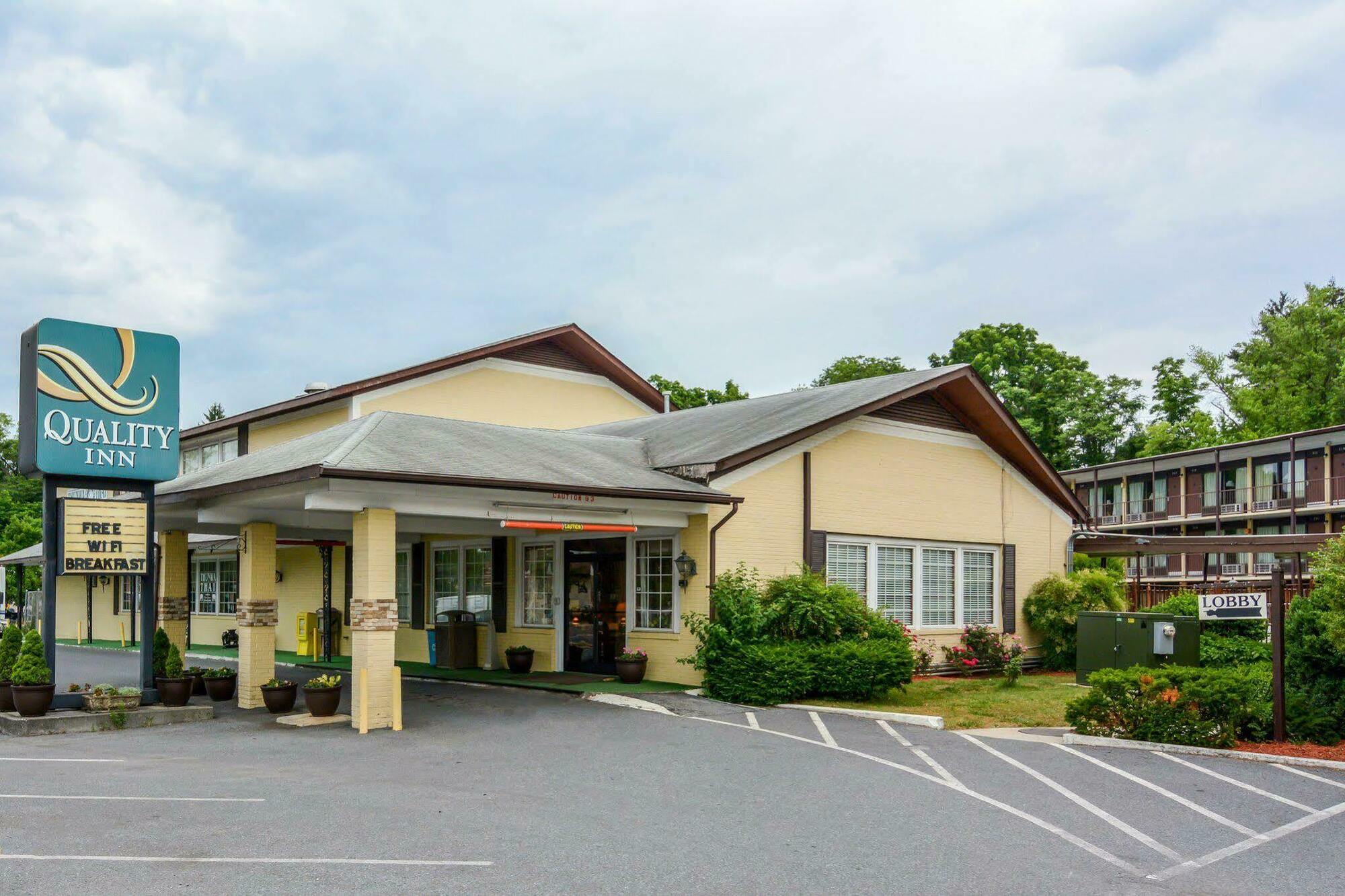Baymont By Wyndham Front Royal Near Shenandoah National Park Hotel Bagian luar foto