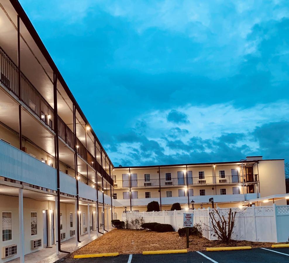Baymont By Wyndham Front Royal Near Shenandoah National Park Hotel Bagian luar foto